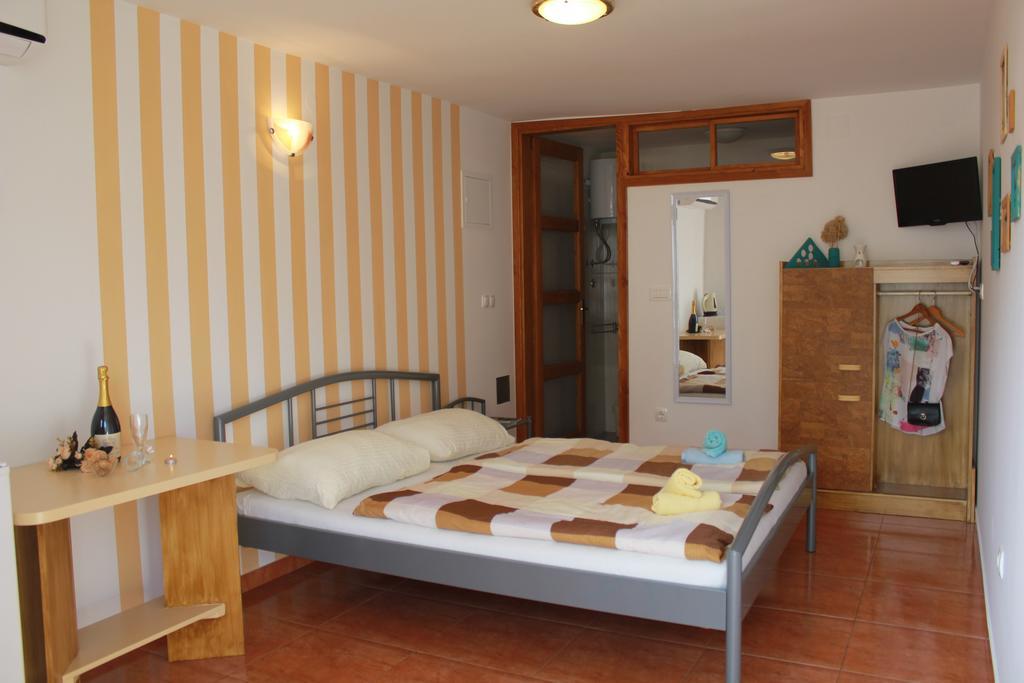 Rooms & Studio Bellina Skradin Eksteriør bilde